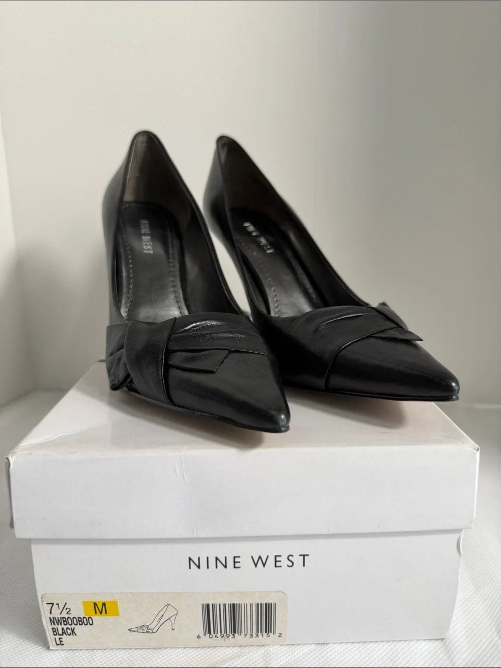 Nine West Black Pointed Toe Knot-Detail Leather Heels - Picture 2 of 8